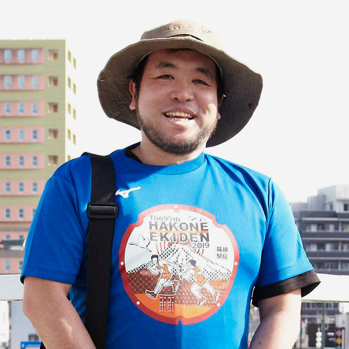 マンホールを偏愛する白浜公平さん